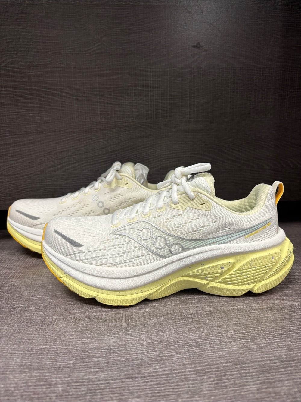 Women's Saucony Hurricane 25 Running & Training Shoes (Ivory/Tender) - Size 8